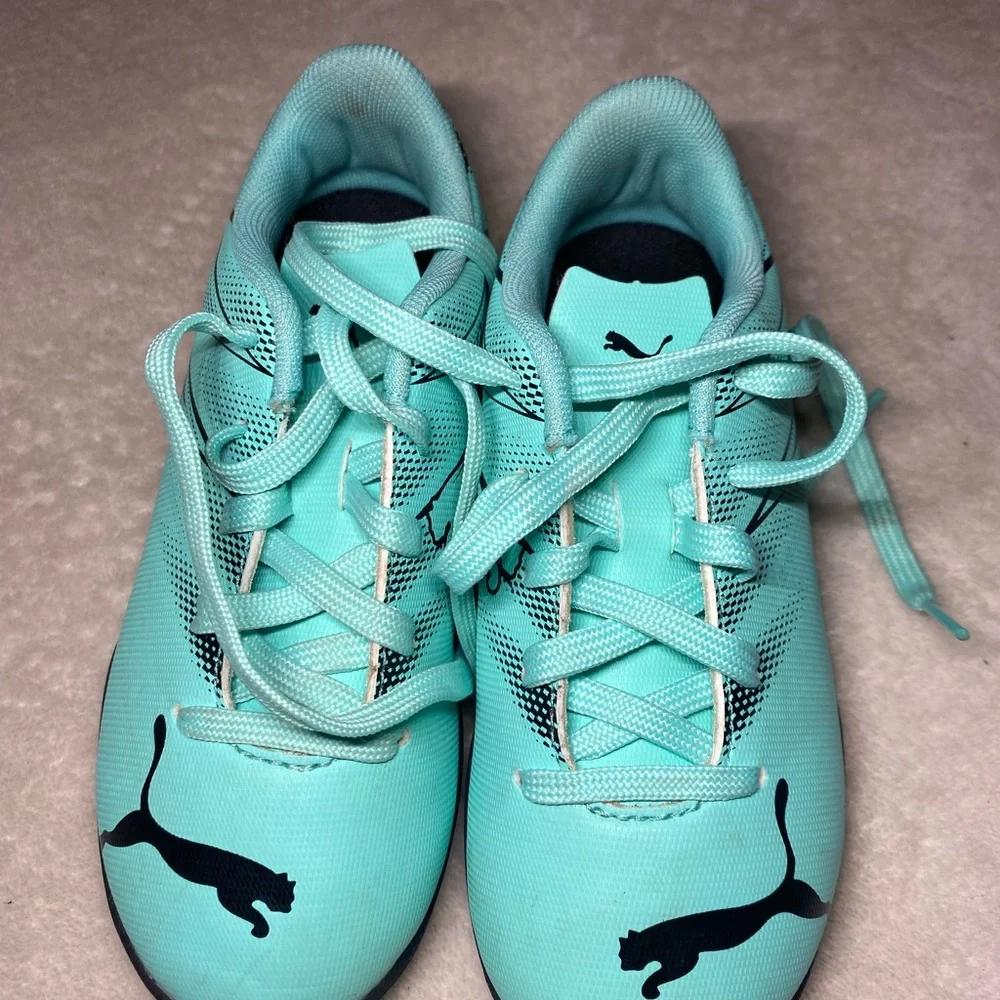 ♥️ Puma Soccer Shoes Kids Size 12 (5/6 years) - Picture 4 of 9